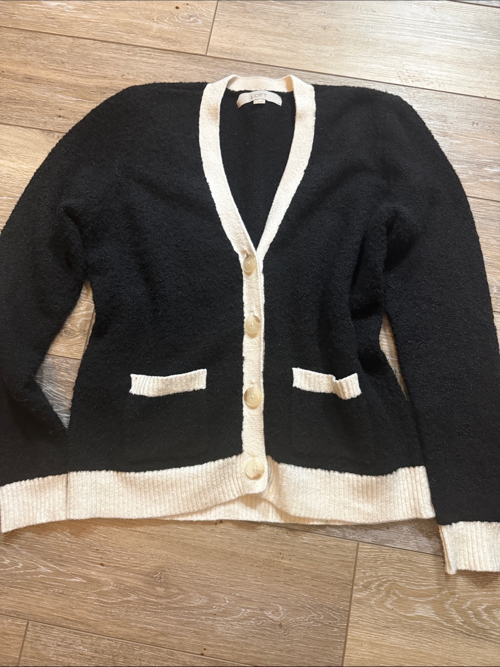 Loft black and white soft v-neck button up cardigan sweater warm cozy sz small